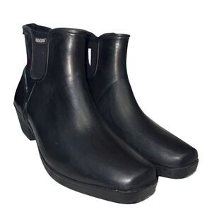 Bogs Black Low Cut Valerie Rubber Boots Chelsea Square Toe Women size 8